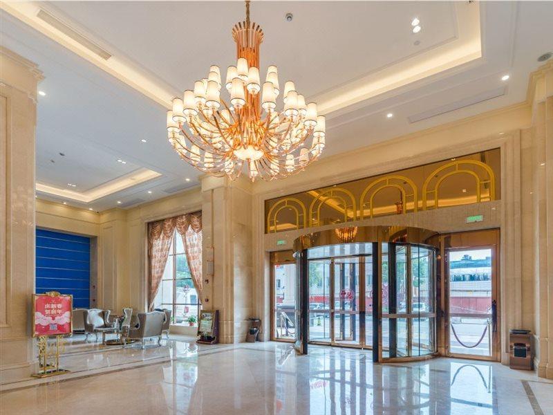 Vienna International Hotel Wuhan Exterior foto
