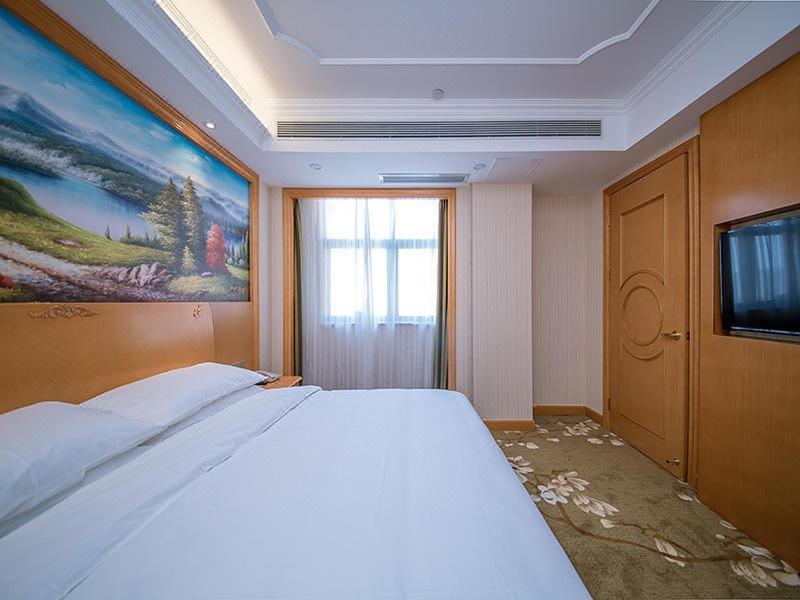 Vienna International Hotel Wuhan Exterior foto